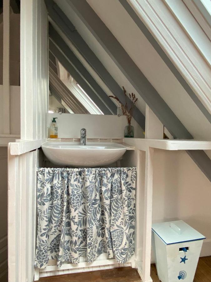 La Maison Bleue Port-en-Bessin-Huppain Dış mekan fotoğraf
